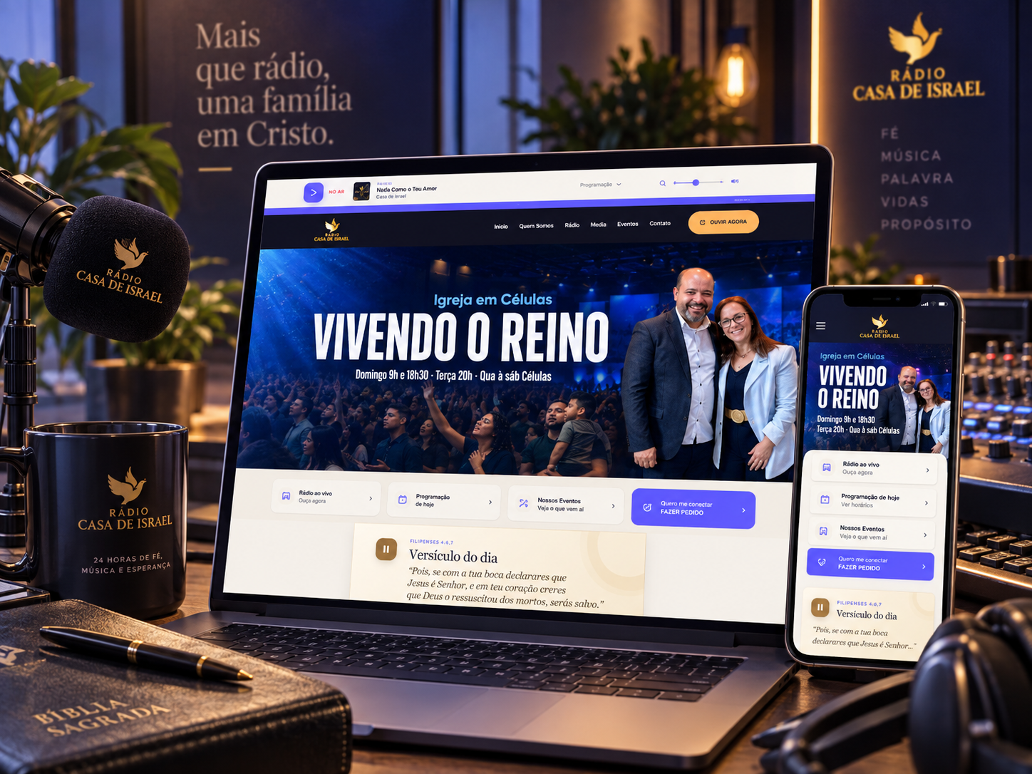 Site da Rádio Casa de Israel em notebook e celular